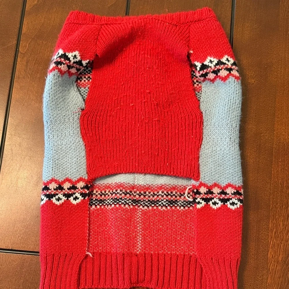 ❤️3 for $15!❤️ Red and Blue Festive Dog Sweater